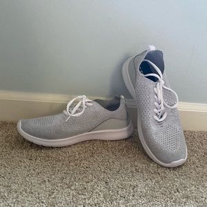 White tennis shoes - worn once